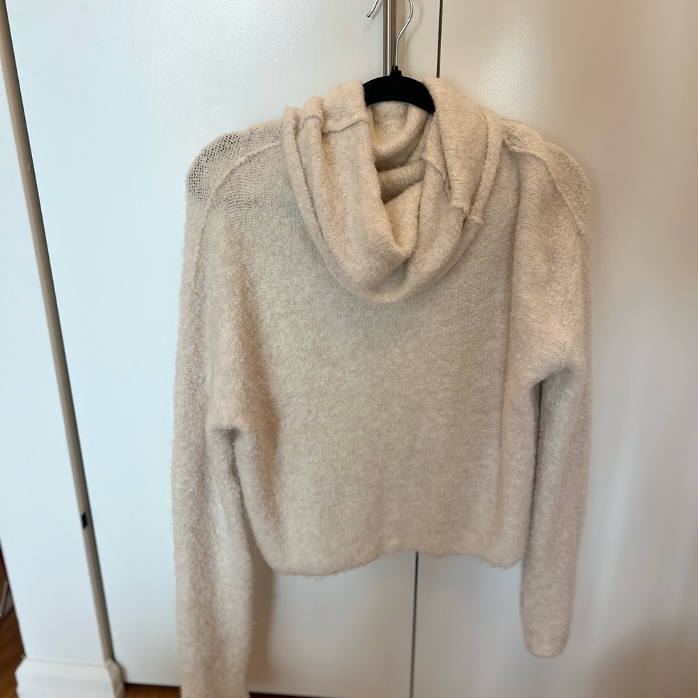 Cowl neck long sleeve sweater